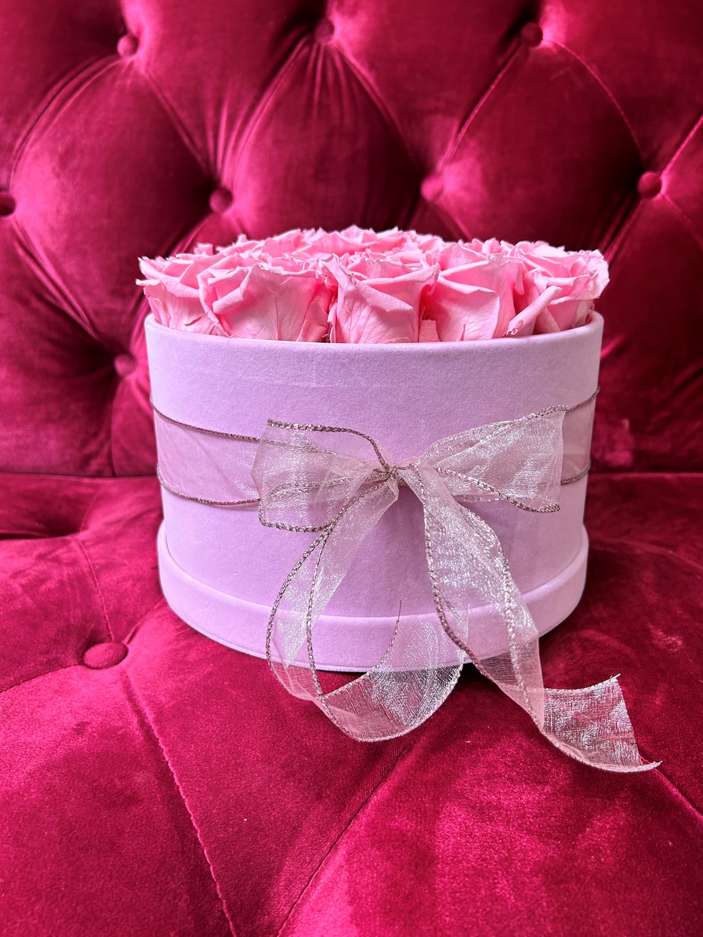 Round Velvet Rose Hat Box (pink)